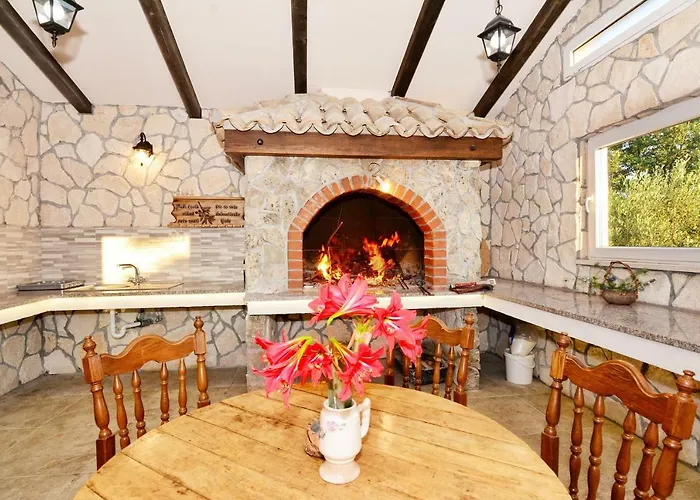 Stone House * 沃迪切