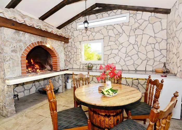 Stone House * 沃迪切